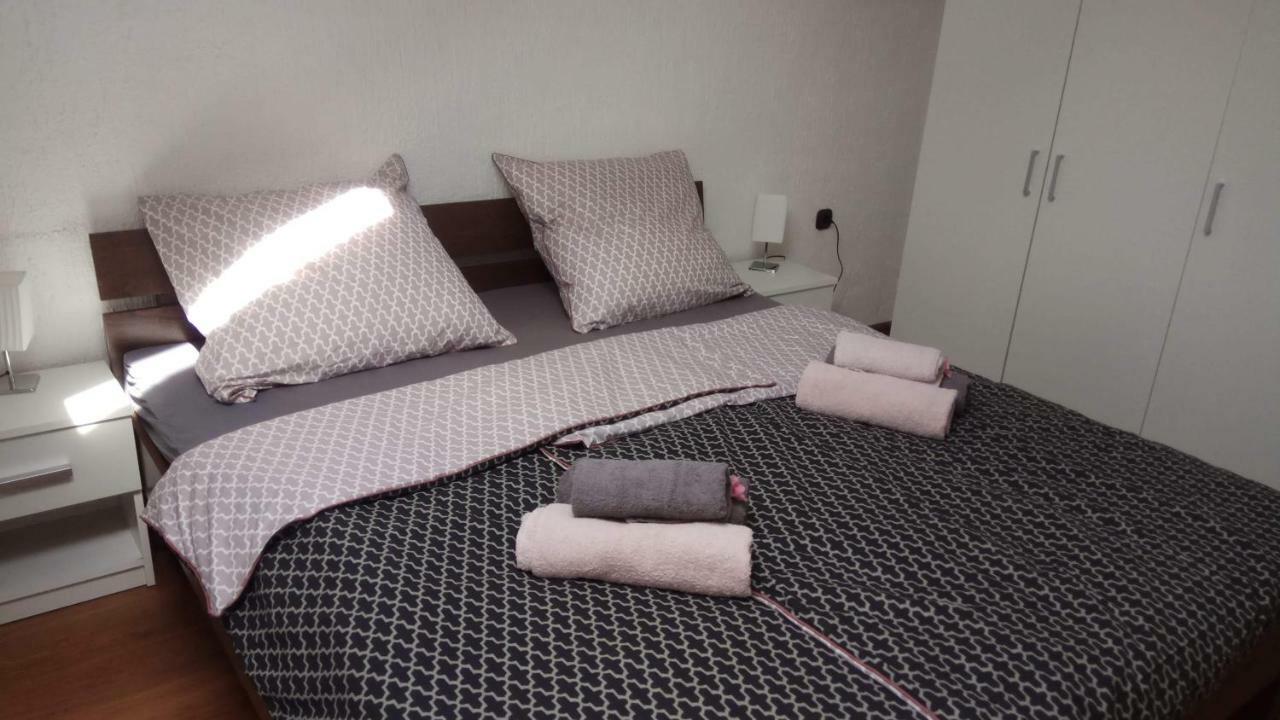 Apartman Slava Tisno Exterior foto